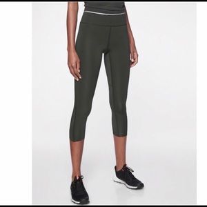 Athleta Olive Green Swift Lite Sonic Crop Leggings